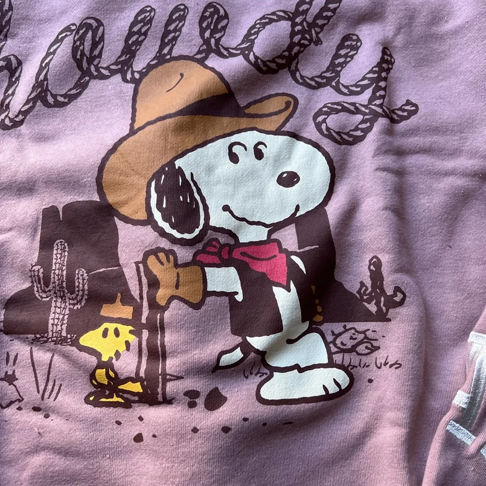 NWT Women’s GAP Factory Dusty Pink Snoopy Graphic Sweatshirt - Picture 6 of 8